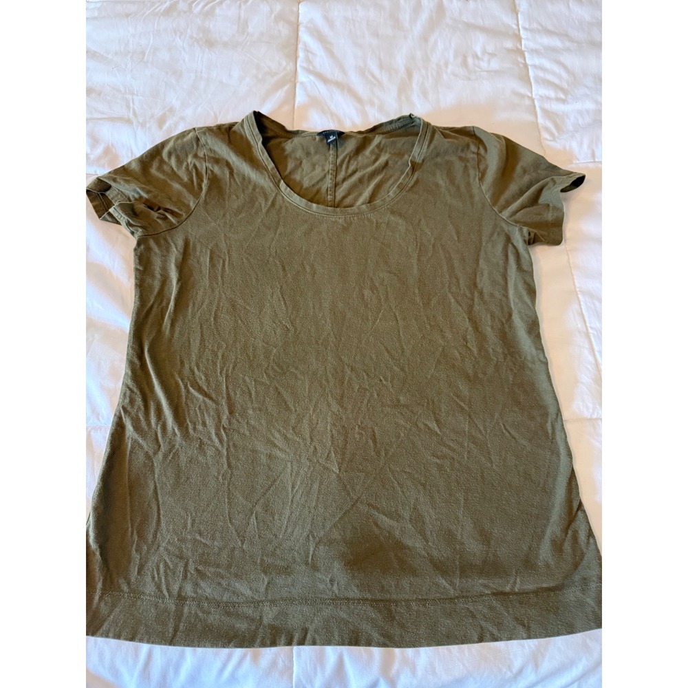 Ann Taylor Olive Green Scoop Neck Short Sleeve Tee Shirt Center Back Seam Size M